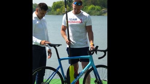 VIDEO Eduard Novak i-a dăruit lui Cătălin Chirilă bicicleta cu care s-a calificat la Jocurile Paralimpice de la Paris: ”Între campioni există mereu o legătură special”