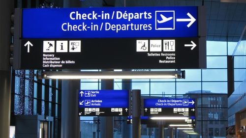 Restricții la transportul de lichide de peste de 100 ml sunt reintroduse temporar pe unele aeroporturi regionale din Marea Britanie