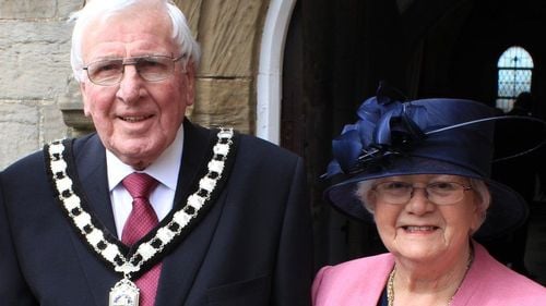 Cetățeanul român Vasile Culea a fost trimis în judecată în Marea Britanie acuzat de omorul unei femei de 86 de ani și tentativa de omor a soțului ei de 88 de ani