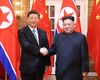 Mii de participanți, bannere, drapele și portrete: Xi Jinping a ajuns în Coreea de Nord /  Kim Jong Un s-a referit la „o singură Chină”, în contextul privind Taiwanul 