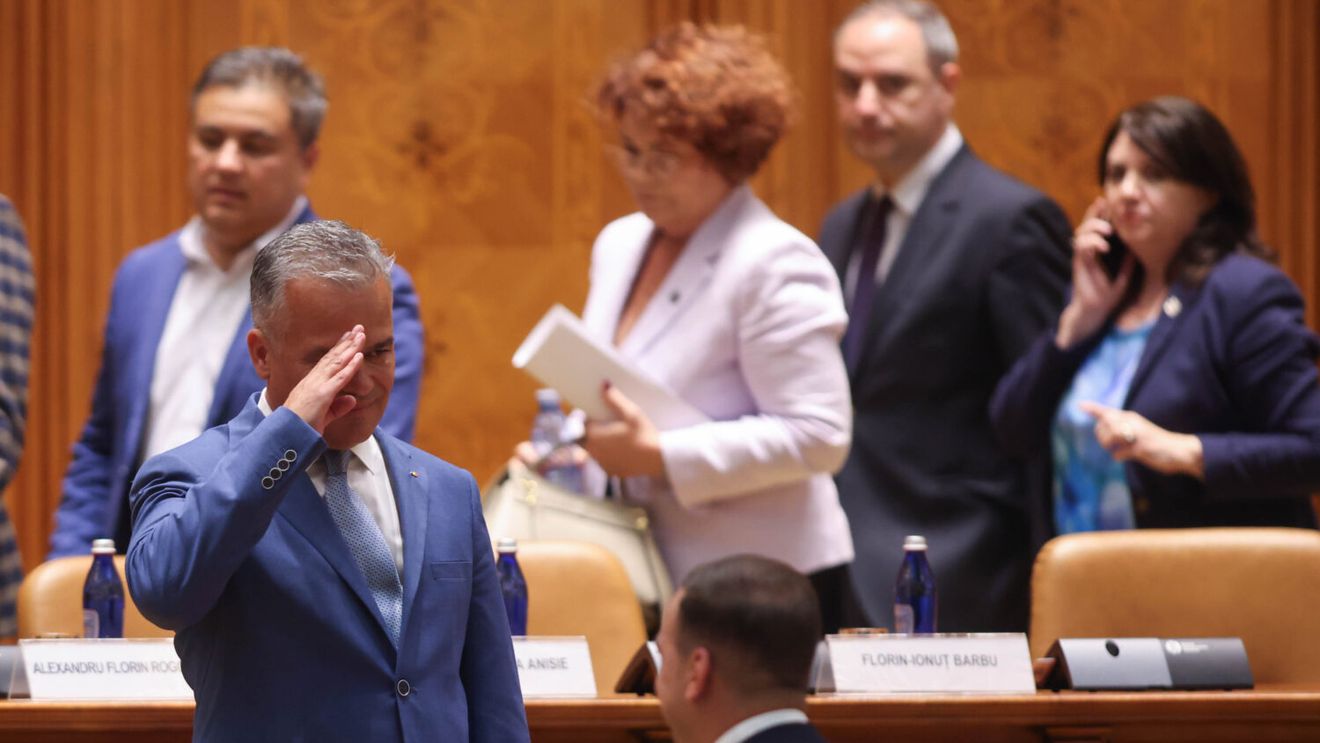 Irineu Darău (USR) către Adrian Veștea în Parlament: Așa arată un trădător, un iliberal, un fripturist