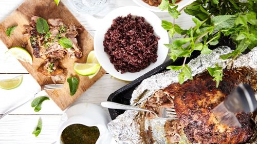 Mojo pork, o friptură din gastronomia cubaneză din carne de porc la cuptor marinată în suc de portocale. Se prepară cu ea celebrul sandwich Cubano, dar merge și pe farfurie, cu garnitură