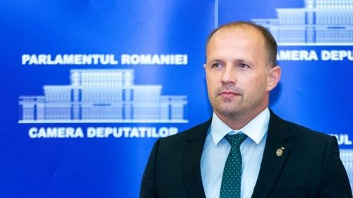 Încă doi parlamentari apropiați de Ludovic Orban pleacă din grupurile parlamentare PNL