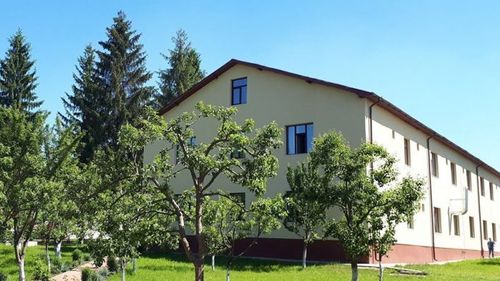 Peste 100 de angajaţi şi beneficiari de la un centru de recuperare neuropsihică din Suceava testaţi pozitiv la noul coronavirus