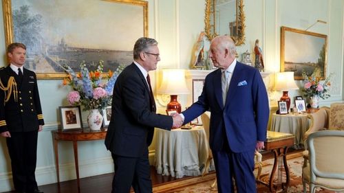 UPDATE Liderul laburist Keir Starmer a devenit oficial prim-ministru, după o audiență cu Regele Charles la Palatul Buckingham / Rishi Sunak a demisionat după eșecul istoric al Conservatorilor în alegeri