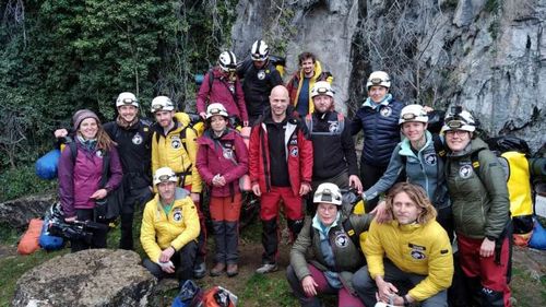 VIDEO Experiment inedit în Franța: 15 persoane au petrecut 40 de zile ”în afara timpului”, într-o peșteră din Pirinei. Scopul cercetării: studiul capacităţilor de adaptare ale oamenilor odată cu pierderea reperelor spaţio-temporale