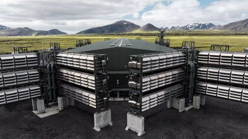 „Mammoth”: Cea mai mare instalație de captare a aerului din lume a fost inaugurată în Europa / Zeci de mii de tone de dioxid de carbon vor fi transformate în piatră