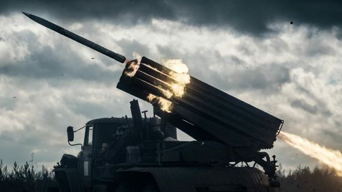 Ucraina cere Vestului livrări mai rapide de arme pentru a face faţă presiunii ruseşti / Artileria rusă a bombardat luni aproximativ 25 de oraşe şi sate din jurul Bakhmut şi Avdiika