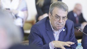 Primarul Constanței, în subordinea căruia se află Spitalul de Boli Infecțioase, unde au murit 7 oameni în incendiu: ”În momentul de față nu sunt probleme. Instalația electrică este o instalație bună/ Nu mai țin minte exact deficiențele, sunt chestiuni legate de prize...”