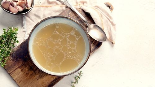 Supa de oase - beneficii pentru sănătate, cum se prepară și de ce ar trebui să o consumăm