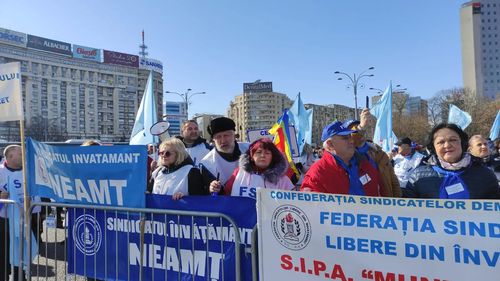 Sindicatele din educație anunță proteste săptămâna viitoare în fața Guvernului și la prefecturi