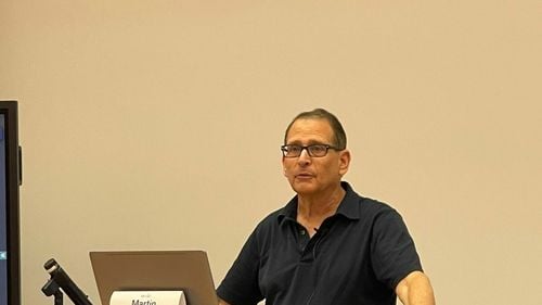 INTERVIU. Despre recesiune, inflație și spectrul crizelor viitoare cu economistul Martin Eichenbaum, cercetător și profesor de Economie la Northwestern University. România, ca restul țărilor din Europa și SUA, va trebui să creasă ratele dobânzilor. Și să fie pregătită de o încetinire a economiei/ Este important ca o țară ca România să rămână concentrată pe viitor. Atenție la instituții și Educație!