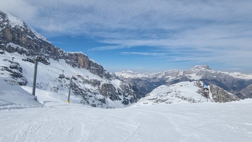 Avertisment ANM: Risc însemnat de avalanșe la munte. Pot fi declanșate chiar de turiști și schiori
