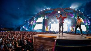 FOTO Neversea, a doua noapte de festival/ UPDATE 67.000 de oameni au participat (estimare)