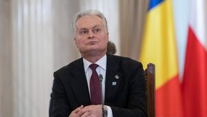 Preşedintele Lituaniei, către aliații occidentali: Încălcaţi „liniile roşii” şi daţi-i Ucrainei avioane de luptă
