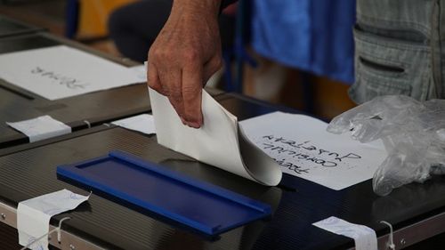BREAKING Exit-Poll: Nicușor Dan a câștigat detașat Primăria București cu 44% față de Gabriela Firea 25%. Alianța PNL - PSD a câștigat europarlamentarele cu 53%, AUR pe locul secund și ADU pe locul 3 / Clotilde Armand, dată câștigătoare la Sectorul 1, dar numărătoarea paralelă îl dă victorios pe George Tuță