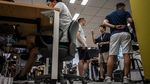 Autoritățile din Tokyo încurajează bărbații să poarte pantaloni scurți la birou pentru a reduce consumul de energie