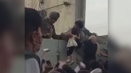 Talibanii acuză SUA că sunt responsabile pentru haosul de pe aeroportul din Kabul: Cu toată puterea şi echipamentele sale a eşuat în a face ordine pe aeroport