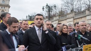Trei dintre firmele care au împrumutat în 2025 partidul extremist AUR au împrumutat în trecut și PSD / Una dintre firme a avut legături cu un deputat PSD