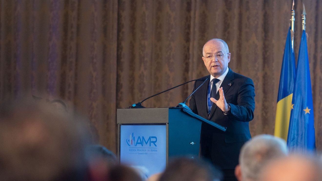 Emil Boc: Votul din 18 mai va fi un referendum pro-Europa sau anti-Europa / Eu cred că o ţară în care dimensiunea pro-europeană este covârşitoare, cel puţin până acum, nu-şi va întoarce drumul pe care l-a parcurs până în momentul de faţă