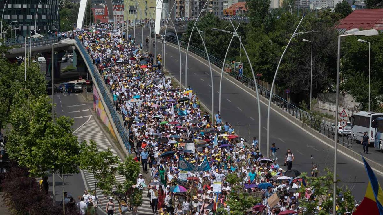 Un profesor din Cluj s-a folosit de succesul din România pentru a arăta de ce au eșuat protestele profesorilor din Ungaria