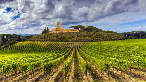 De la orașe costiere confortabile la escapade la țară: șapte recomandări ale revistei Vogue pentru călătoriile de toamnă