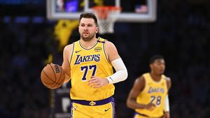Luka Doncic rescrie istoria la Los Angeles Lakers în NBA: A doborât un record vechi de 56 de ani