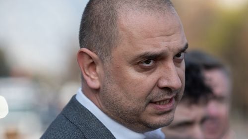 Primarul Sectorului 2, Radu Mihaiu, audiat ca martor într-un dosar privind emiterea procesului verbal de recepție pentru un bloc nou de locuințe, cu un etaj în plus față de autorizația de construire / Zece percheziții în București, Ilfov și Dâmbovița