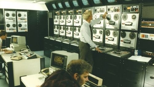 Majoritatea autorilor de ”înscrisuri duşmănoase” din timpul comunismului, absolvenţi de studii elementare /142 de elevi şi 31 de studenţi au scris la „Europa Liberă”, cerând difuzarea unor melodii la emisiunea „Metronom”