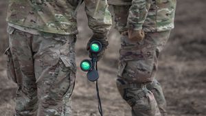 Un soldat din Arad, condamnat la 3 luni de închisoare cu suspendare pentru insubordonare / A refuzat să meargă într-o misiune, la 5 dimineața / Cu o zi înainte misiunea s-a anulat pentru că s-a defectat TAB-ul, iar soldatul s-a declarat epuizat / Decizia nu e definitivă