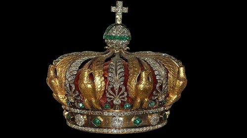 Unul din suspecții în cazul jafului de la Luvru este o vedetă a reţelelor sociale şi fost paznic de muzeu, potrivit unor surse media