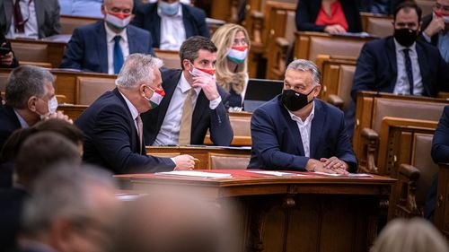 Grupul europarlamentar PPE a adoptat noile reguli care permit suspendarea FIDESZ / Viktor Orban a anunțat retragerea imediată din grup