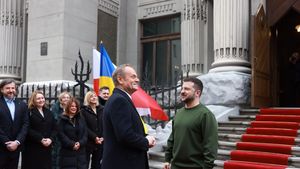 Tusk: Polonia este pregătită pentru producția comună de arme cu Ucraina