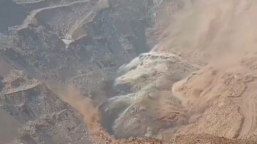 VIDEO Şase morţi şi 47 de persoane dispărute în China, după surparea unei mine de cărbune