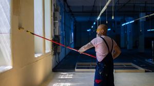 Hala fostei fabrici de pantofi Clujana devine scenă pentru un spectacol de teatru imersiv