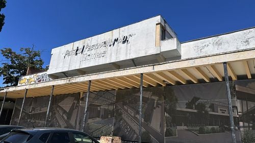 A început Festivalul Mamaia 2024: Firmele abonate la banii Constanței reabilitează Teatrul de Vară, locul care a adunat cele mai multe talente ale muzicii ușoare