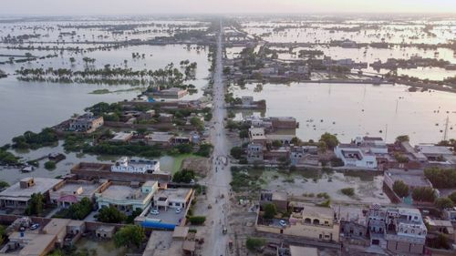 154 de morţi, printre care 74 de copii, după ce ploile musonice și viiturile au măturat Pakistanul