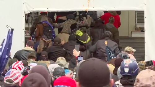 New York Times: Un dispozitiv exploziv a fost găsit la cartierul general al Comitetului Naţional Republican