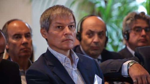 Cioloș, răspuns neclar la întrebarea dacă îl va susține pe Klaus Iohannis pentru un al doilea mandat