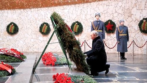 Putin, la aniversarea a 80 de ani de la încheierea bătăliei de la Stalingrad: Este de necrezut, dar adevărat. Suntem din nou amenințați de tancurile germane Leopard / Nu ne trimitem tancurile la granițele lor, dar avem mijloacele de a răspunde. Nu se va limita la utilizarea de echipamente blindate