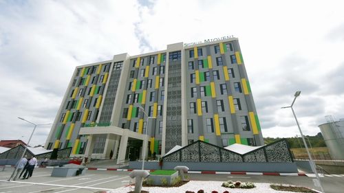 Cum a reușit unul dintre puținele spitale construite de la zero din bani publici după 1990 să aibă o echipă de medici tineri și să asigure toate liniile de gardă, în plină criză a forței de muncă în multe spitale din țară