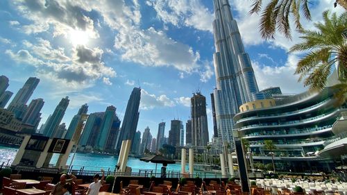 Ciolacu: În fiecare zi, în Dubai sunt 100.000 de români în vacanţă. Este normal că dimensiunea reprezentanţelor, consulatelor, trebuie modificată