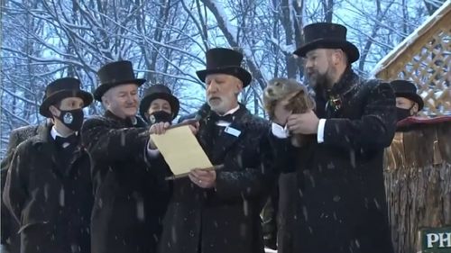 VIDEO Marmota Phil prezice încă şase săptămâni de iarnă / Ceremonia din Punxsutawney a avut loc în format virtual din cauza pandemiei