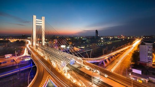 Amenzi în Capitală pentru şoferii care conduceau noaptea maşini zgomotoase / S-au dat 35 de amenzi, în valoare de aproximativ 30.000 de lei pentru deficienţe tehnice