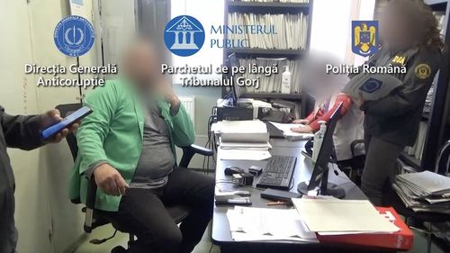 UPDATE Arestări preventive în dosarul rețelei de certificate de încadrare în grad de handicap la Gorj/ Între 400 şi 1.000 de lei costa pensionarea anticipată