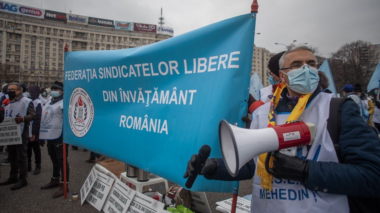 Sindicatele din învățământ încep protestele de stradă, nemulțumite de salarizarea angajaților din școli. Prima pichetare ale loc la Iași, pe 2 martie