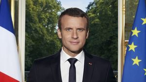 Alegeri prezidențiale Franța: stânga în ruine, dreapta divizată, avantaj centristul Macron