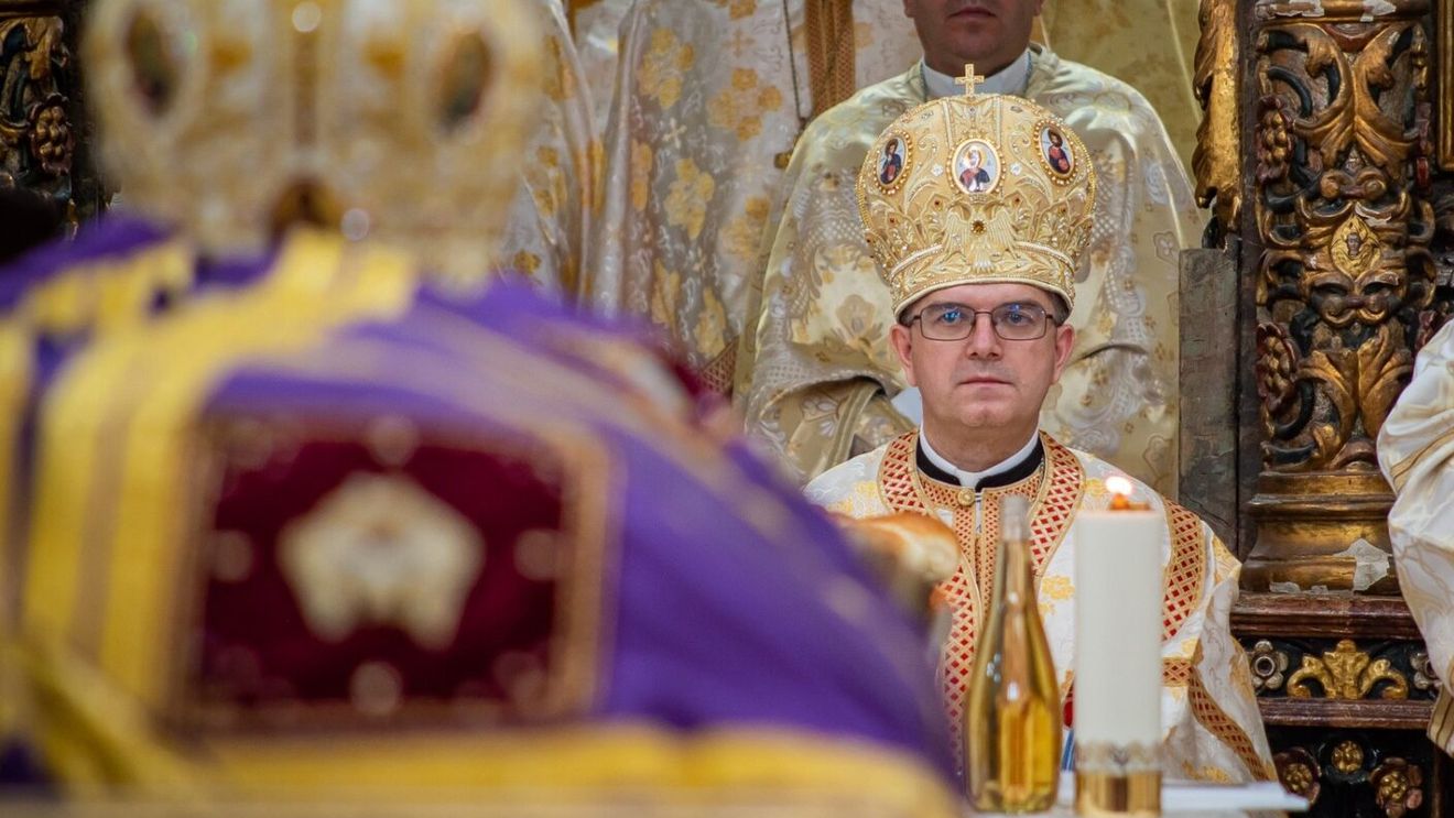 Cel mai tânăr episcop greco-catolic, Cristian Crișan, a preluat administrarea Bisericii Române Unite cu Roma, după decesul cardinalului Lucian Mureșan / Cum și când va fi ales noul arhiepiscop major