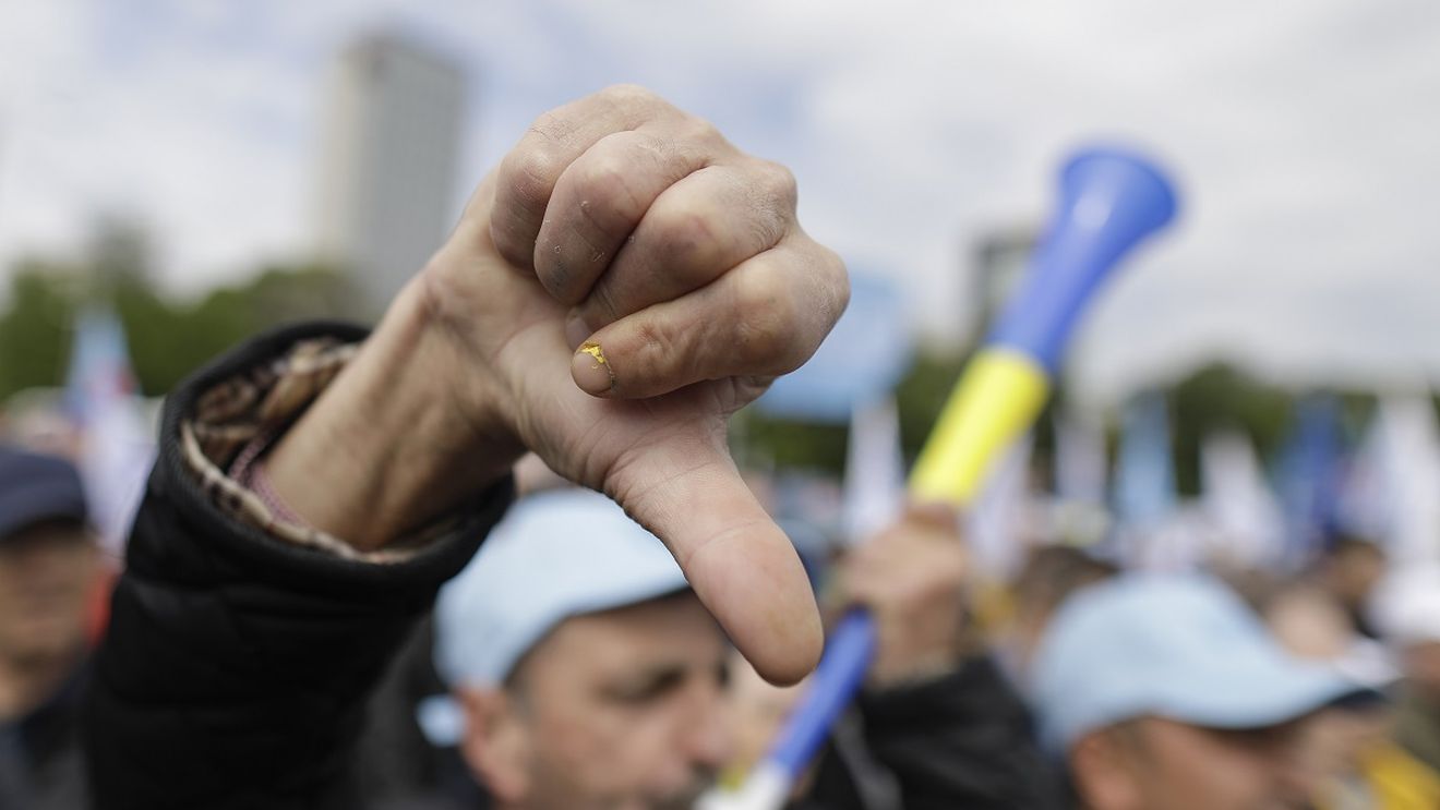 Sindicalişti ai Metrorex protestează în faţa Ministerului Finanţelor