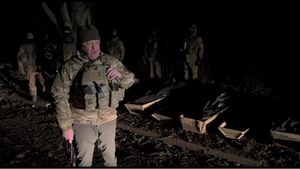 VIDEO Şeful Wagner publică imagini cu presupusa repatriere a unor sicrie cu rămăşiţele unor militari ucraineni: „Au luptat cu curaj şi au pierit. Ultimul camion îi va duce înapoi în patria lor”